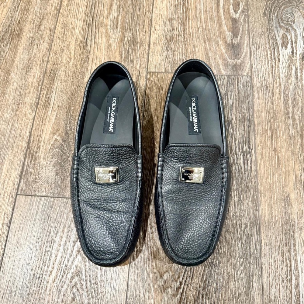 Dolce & Gabbana Black Pebbled Leather Loafers with Gold Plaque